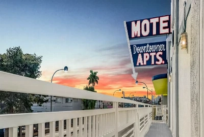 Antique Shopping in Downtown Las Vegas: Where to Find Vintage Treasures