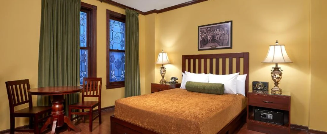 Hotel Apache Las Vegas: A Vintage Gem on Fremont Street