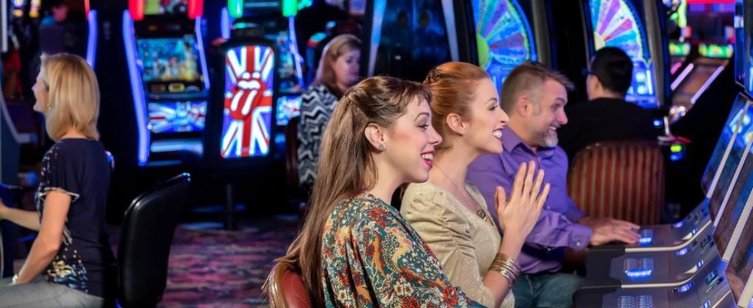 Hotel Apache Las Vegas: A Vintage Gem on Fremont Street